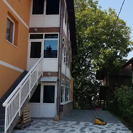 Stup Apartment *
